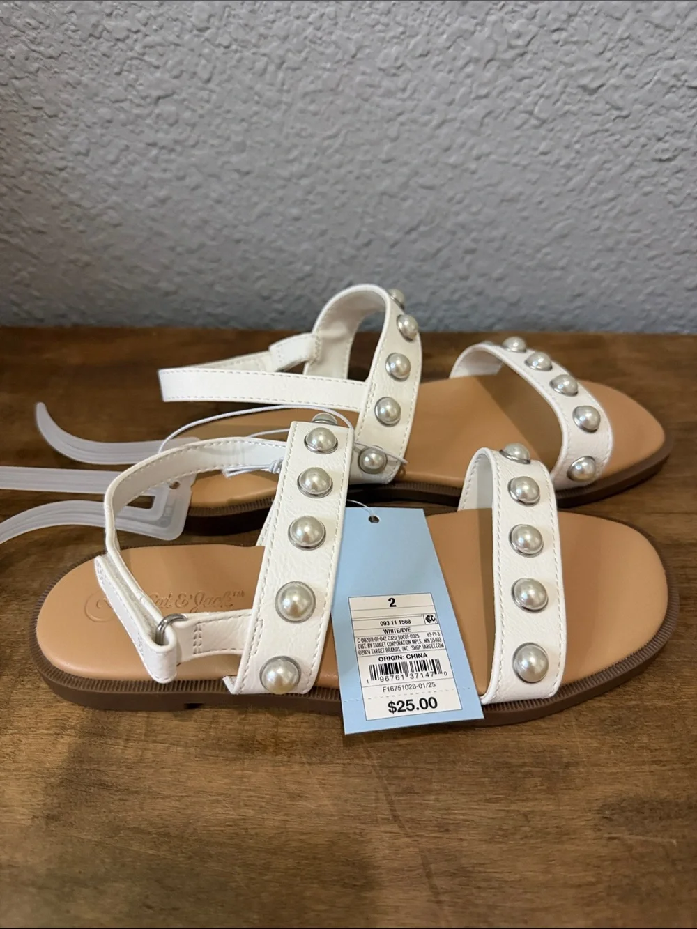 Cat & Jack White Pearl-Embellished Women’s Sandals size 2
